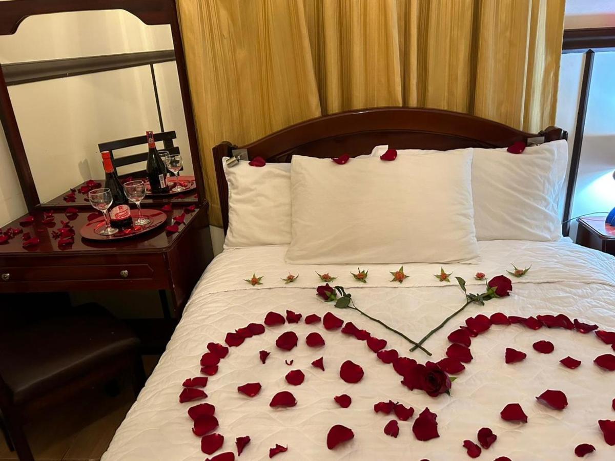 Hotel Casa Franciscana Quito Bagian luar foto