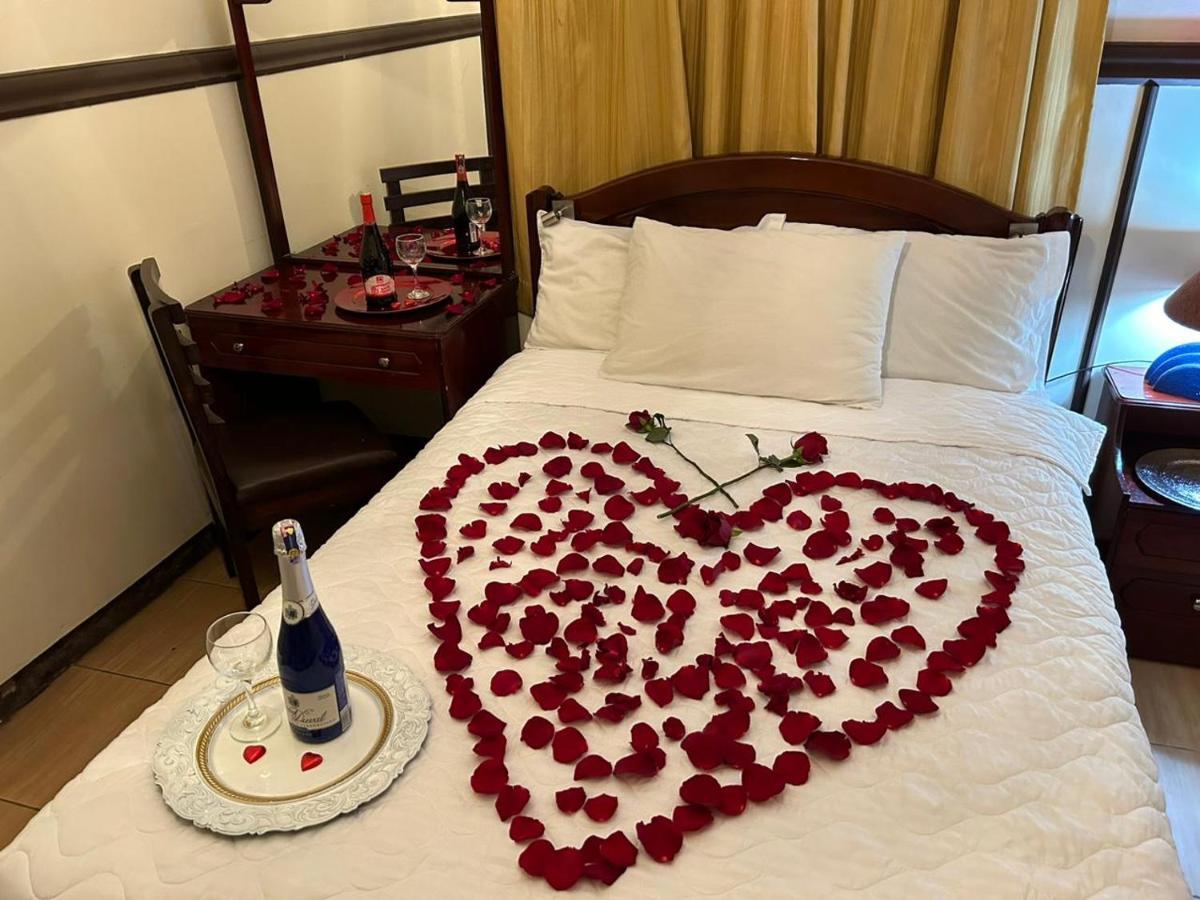 Hotel Casa Franciscana Quito Bagian luar foto