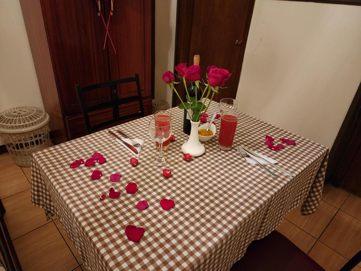 Hotel Casa Franciscana Quito Bagian luar foto
